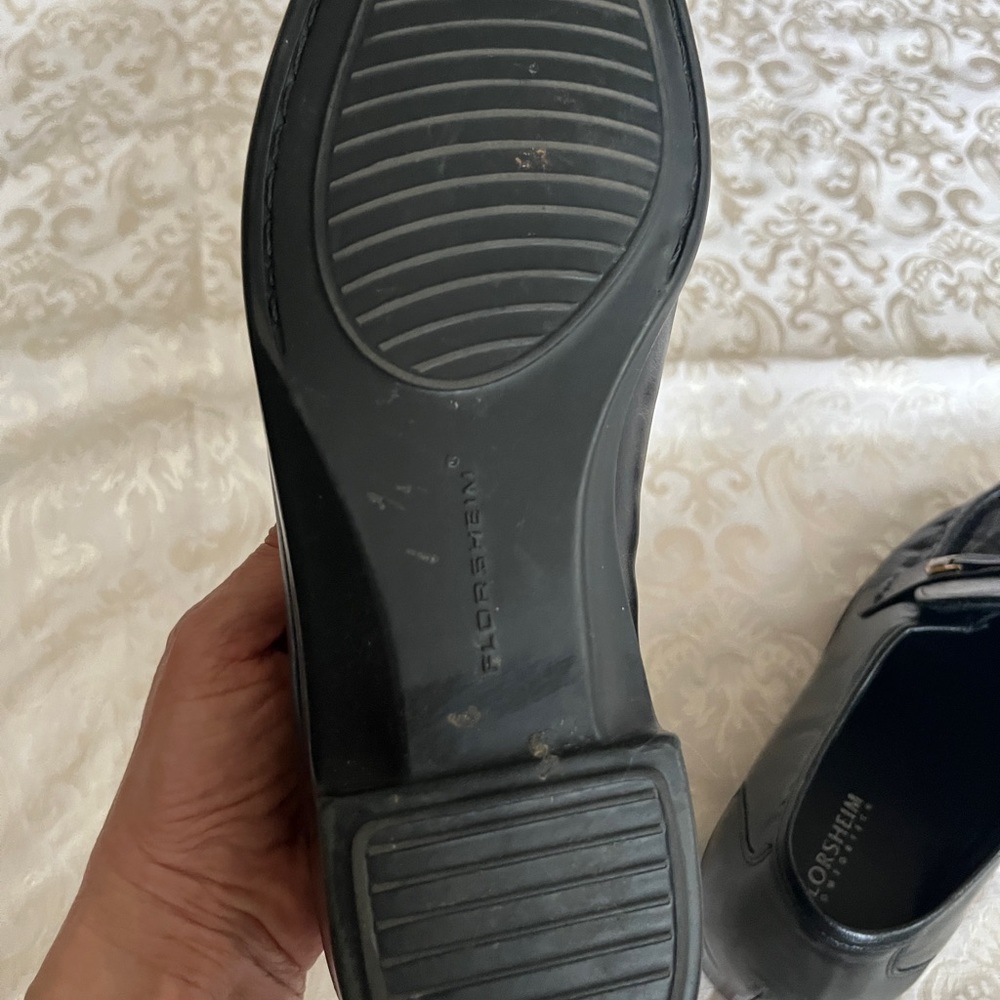 Florsheim leather black shoes for me man, size 8 - Picture 5 of 9